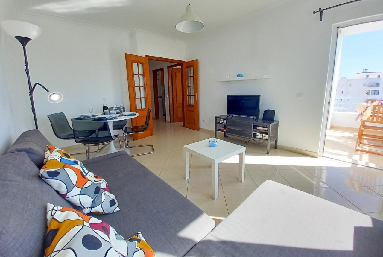 Colina Ferias- Garagem & Wifi Apartment Quarteira Exterior photo