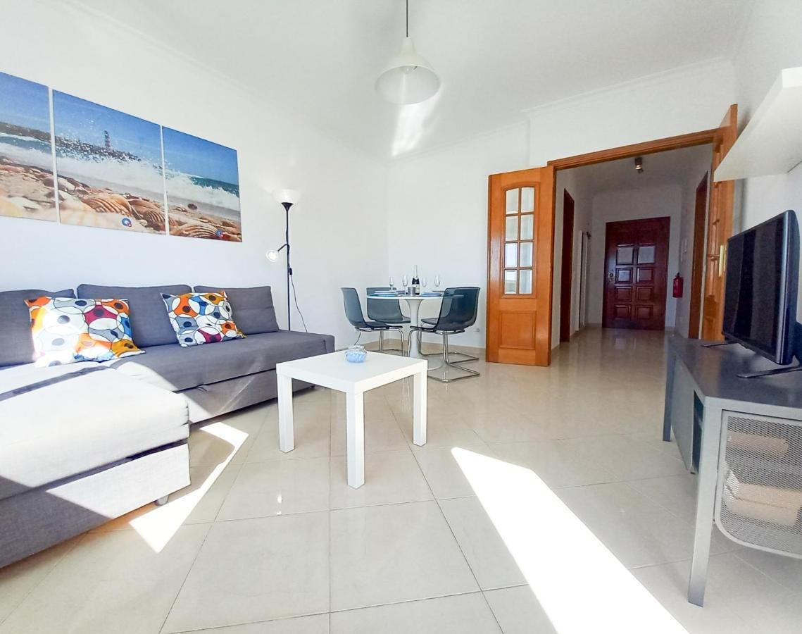 Colina Ferias- Garagem & Wifi Apartment Quarteira Exterior photo